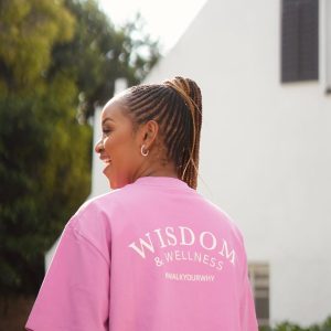 WISDOM & WELLNESS T-SHIRT - CROPPED FIT  Pastel Pink